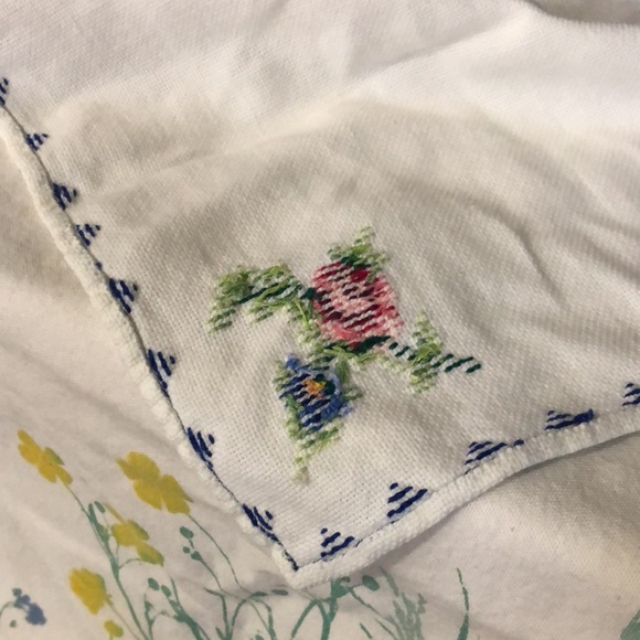 Cross stitch hankie - Picture 5 of 5